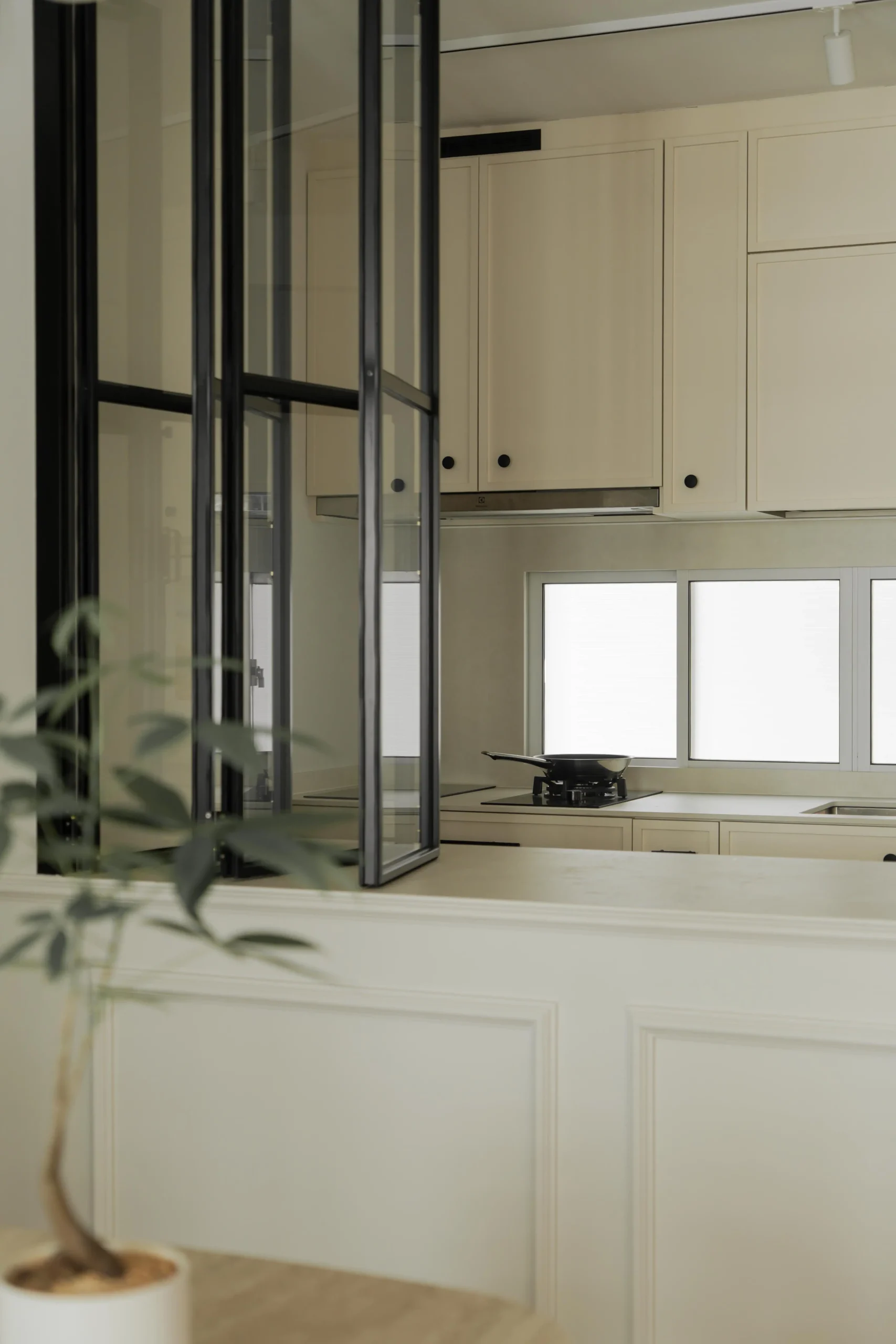modern Parisian HDB